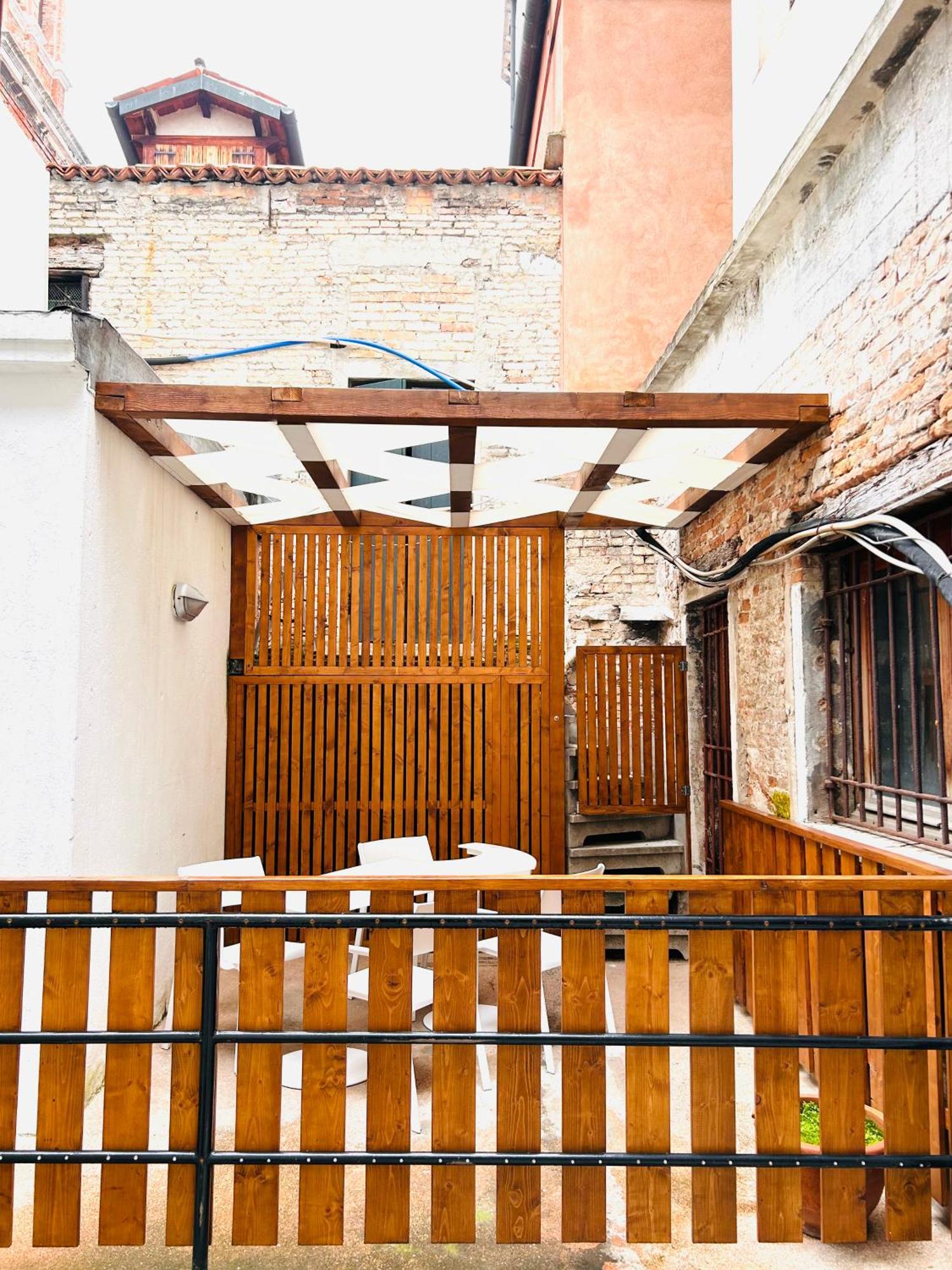 Hotel Al Graspo De Ua Венеция Экстерьер фото