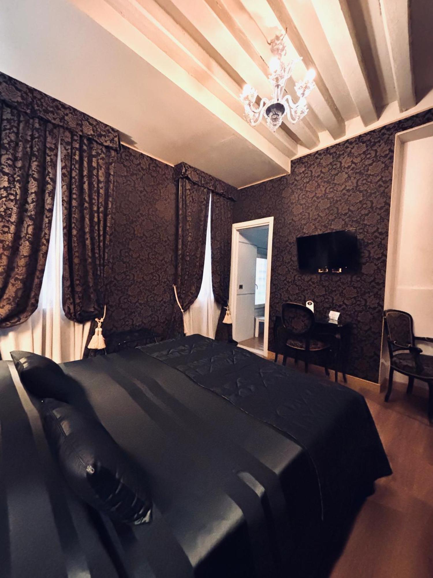 Hotel Al Graspo De Ua Венеция Экстерьер фото