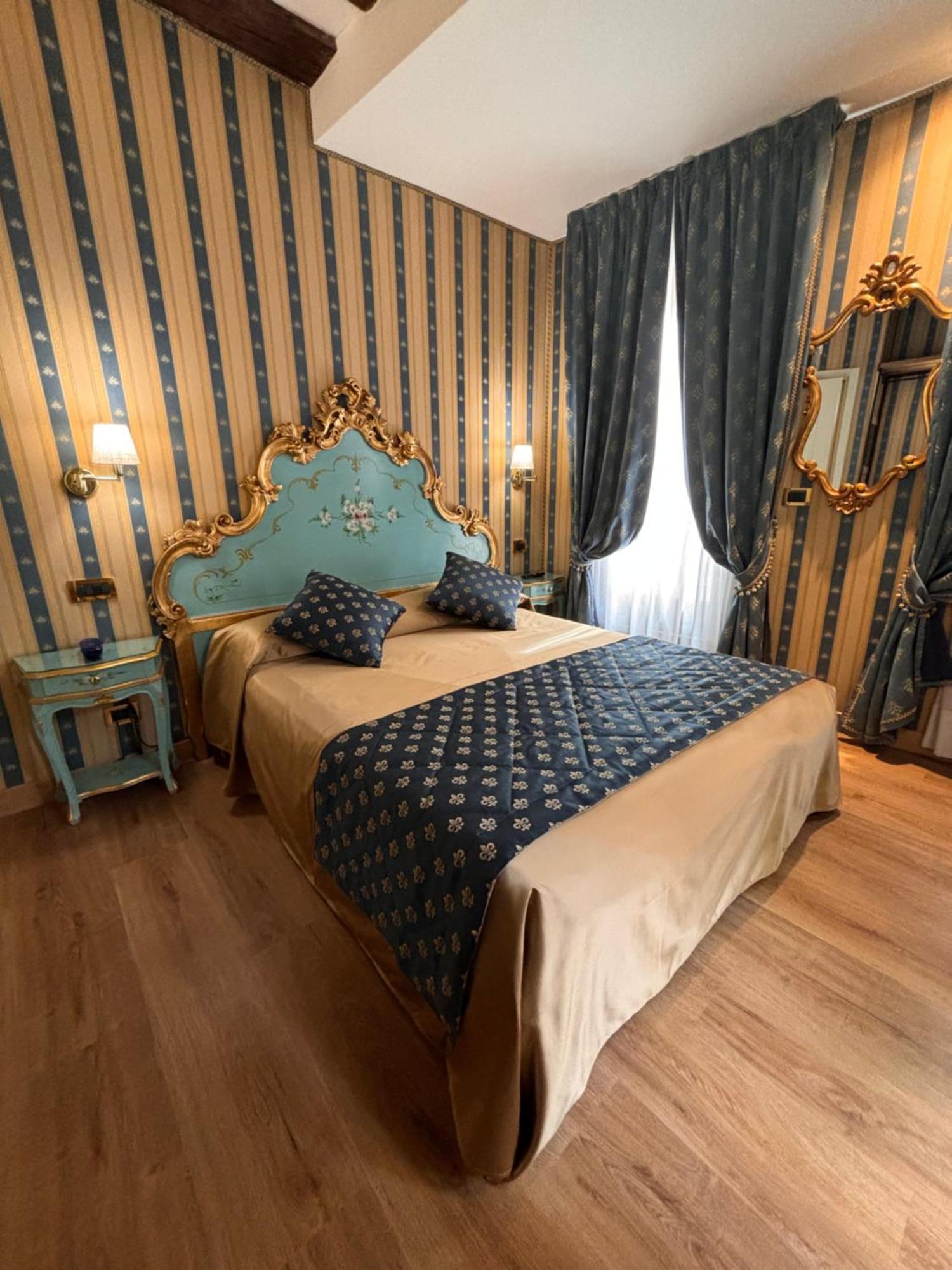 Hotel Al Graspo De Ua Венеция Экстерьер фото