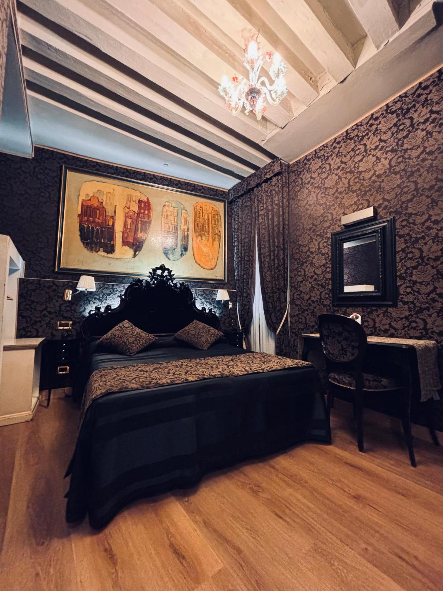 Hotel Al Graspo De Ua Венеция Экстерьер фото