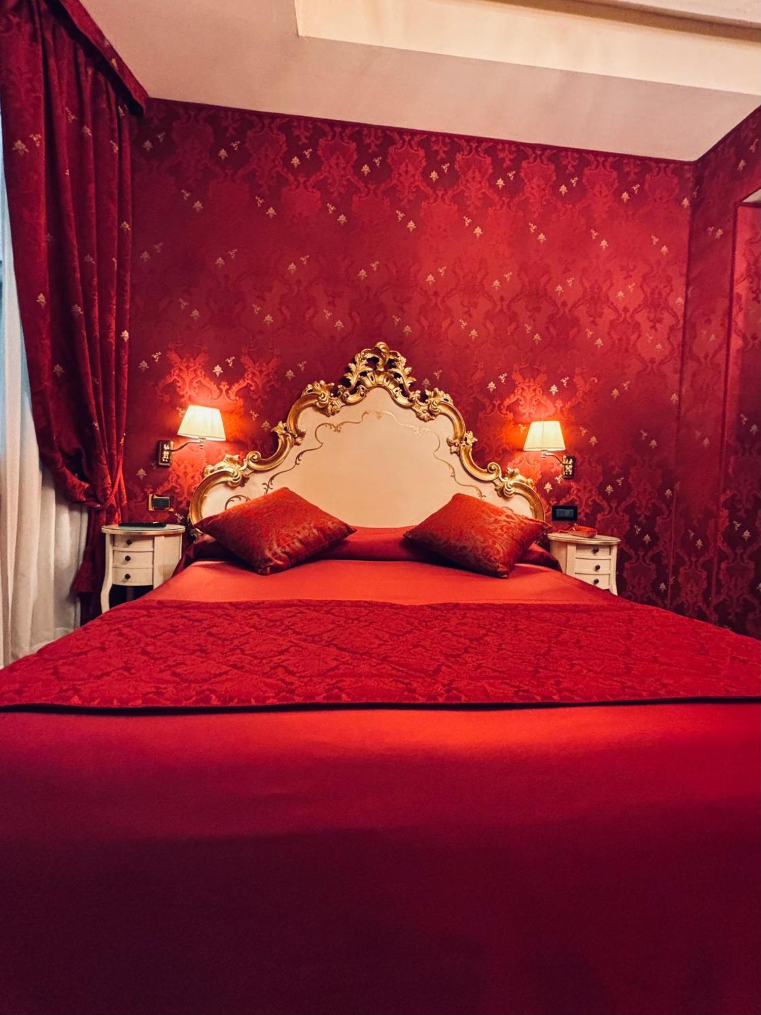 Hotel Al Graspo De Ua Венеция Экстерьер фото